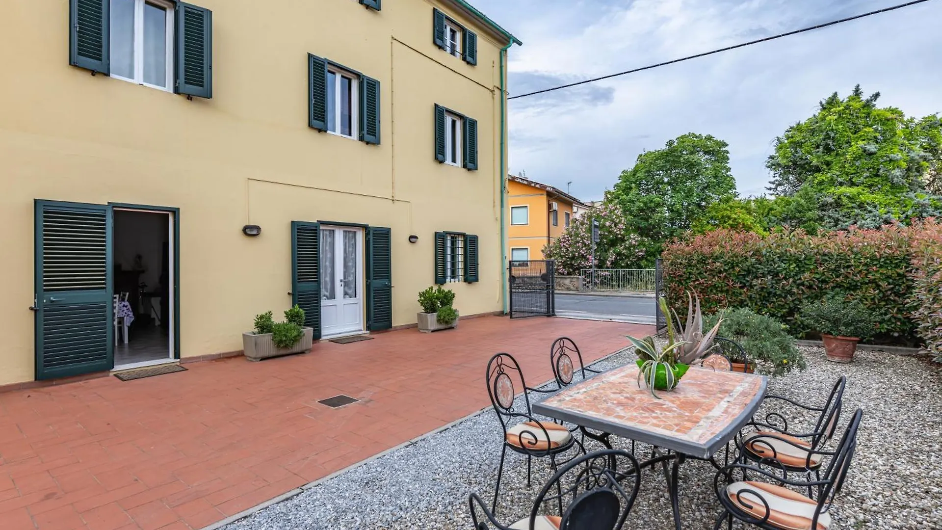 Lejlighed Irene Holiday Home With Patio And Parking Montecatini Terme Italien